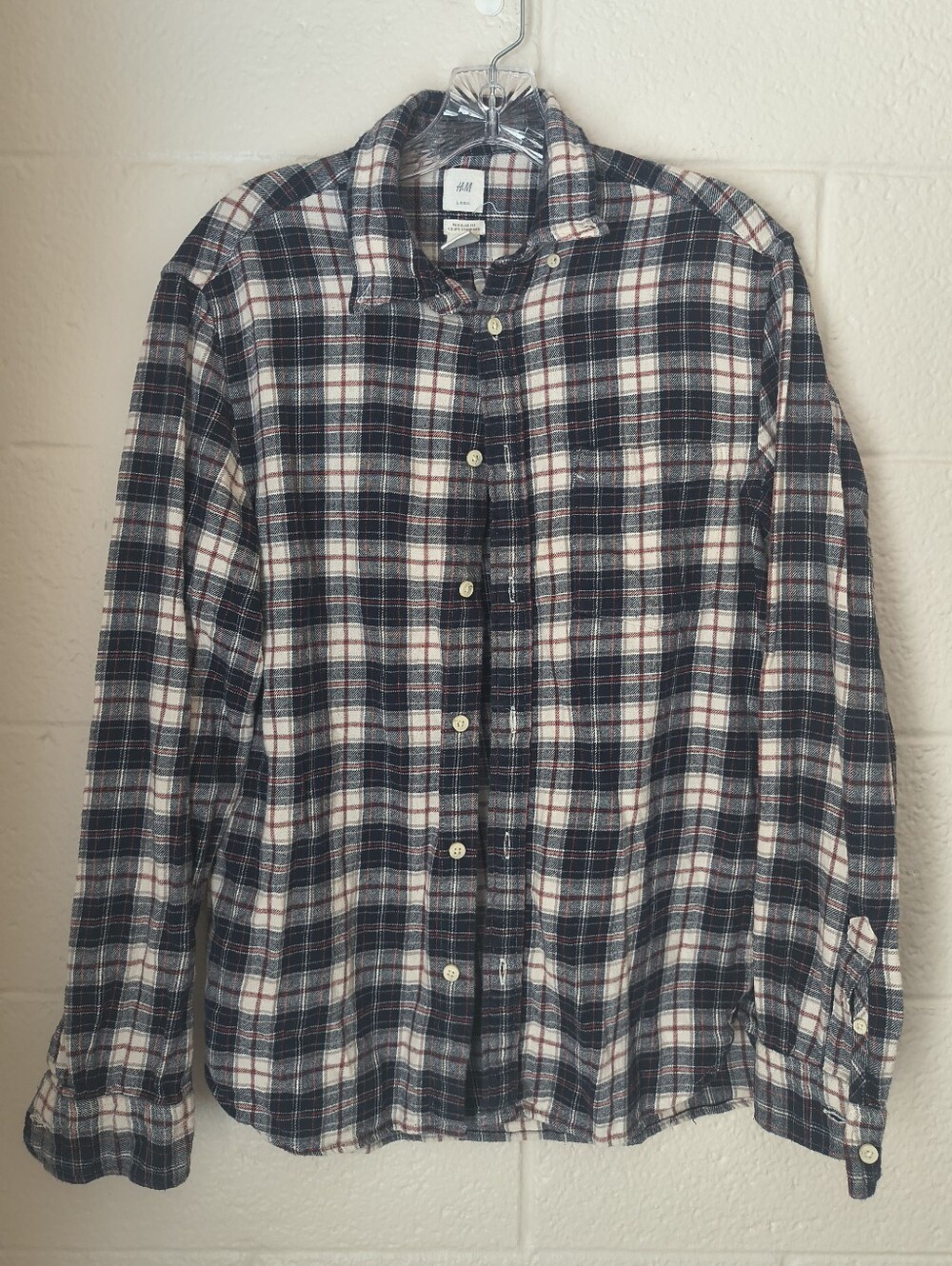 H&M Plaid Button-Up Shirt - Classic Flannel - Size M
